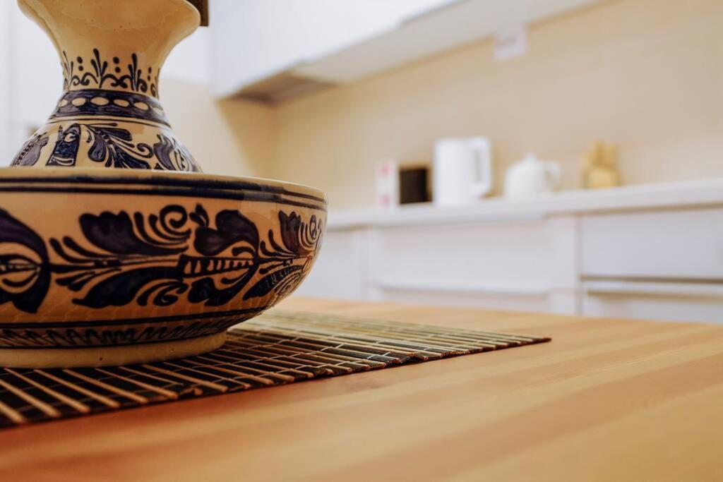 Elegant Vibes Apartment Next To Obor Market Bukarest Eksteriør billede
