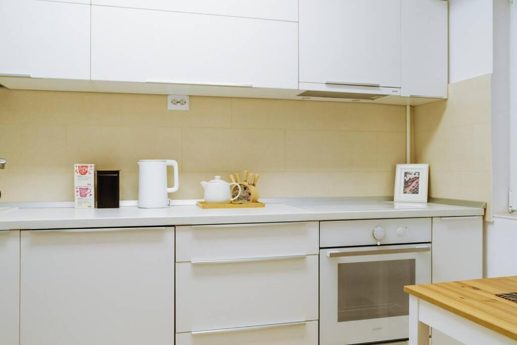 Elegant Vibes Apartment Next To Obor Market Bukarest Eksteriør billede