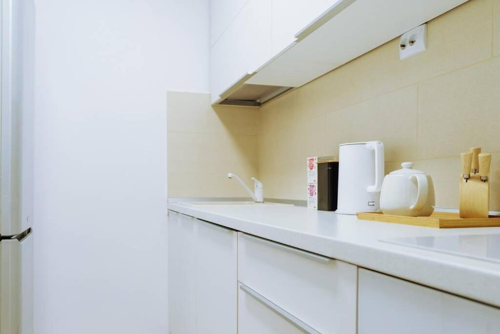 Elegant Vibes Apartment Next To Obor Market Bukarest Eksteriør billede