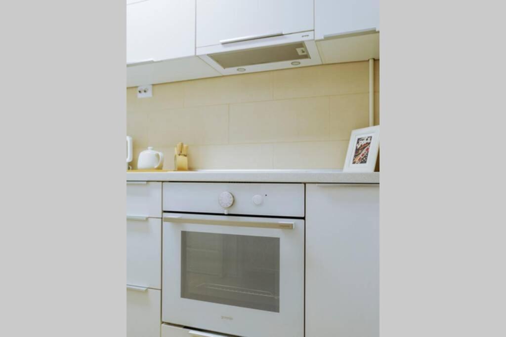 Elegant Vibes Apartment Next To Obor Market Bukarest Eksteriør billede