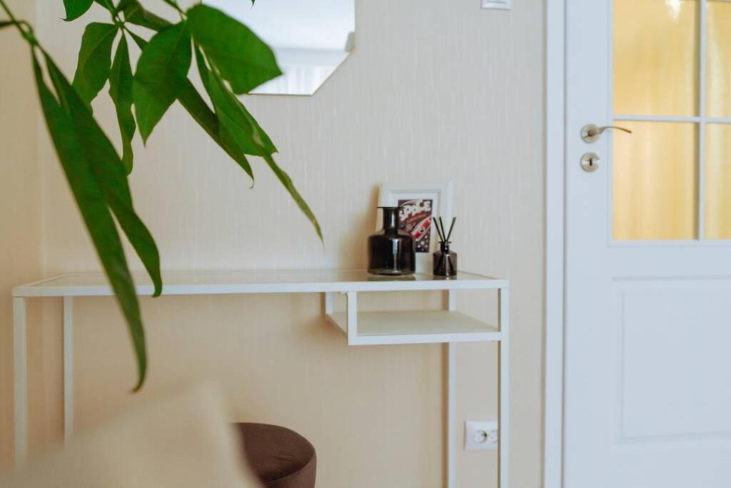 Elegant Vibes Apartment Next To Obor Market Bukarest Eksteriør billede