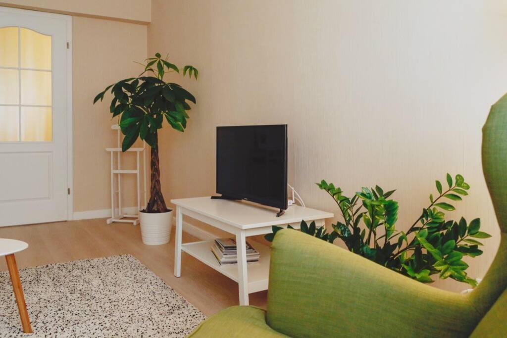 Elegant Vibes Apartment Next To Obor Market Bukarest Eksteriør billede