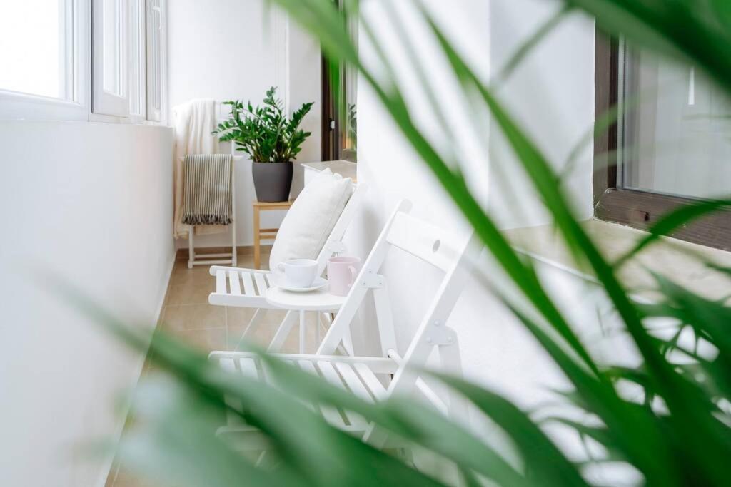 Elegant Vibes Apartment Next To Obor Market Bukarest Eksteriør billede